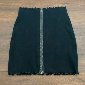 Black zipper pencil skirt